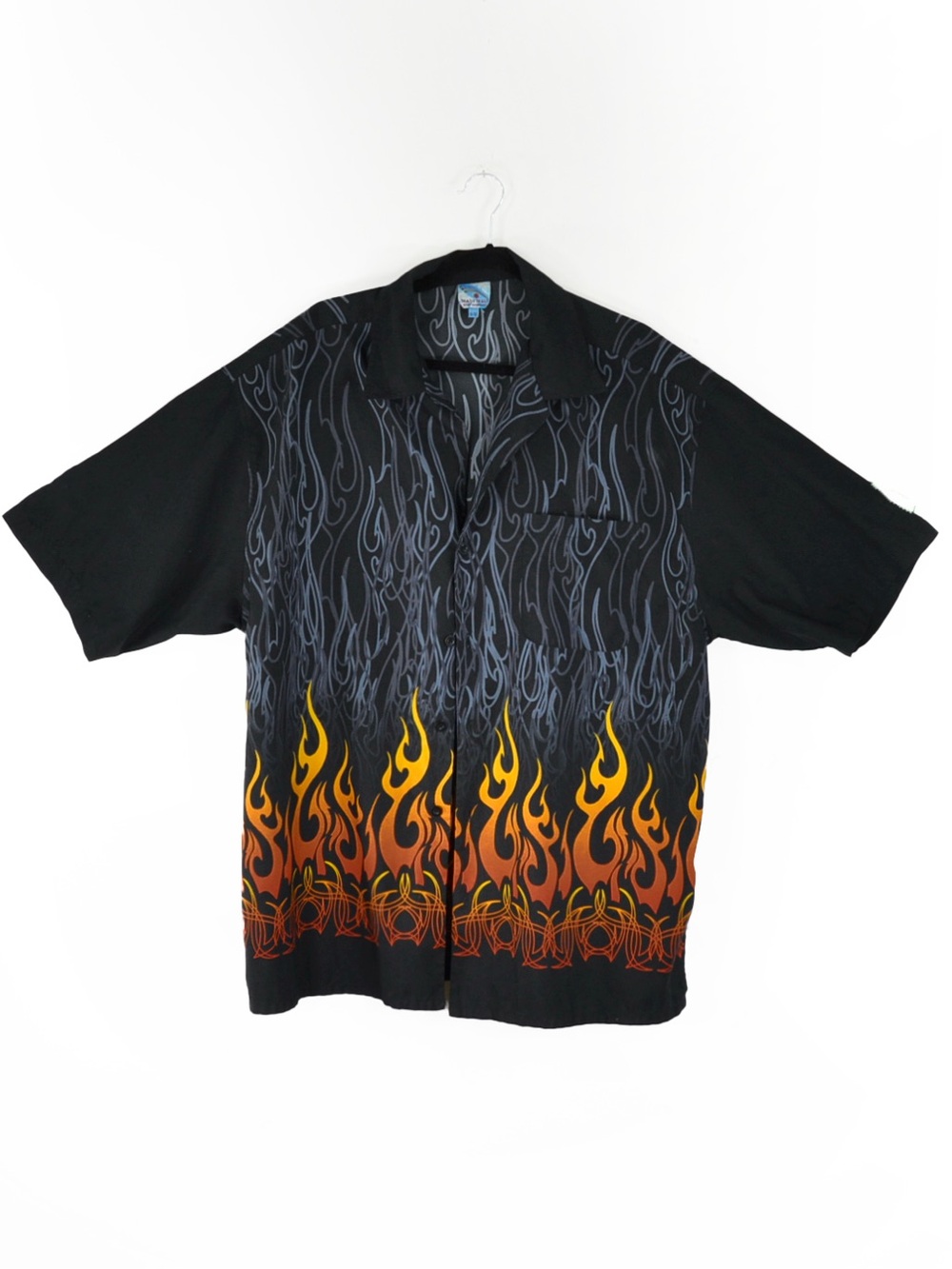 Vintage Y2K Maui Maui Surf All Over Flame Design Button Metal Rage Shirt 2000s